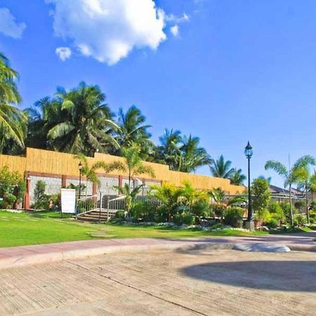 Batangas La Suena Brisa Beach Resort And Events Place מראה חיצוני תמונה