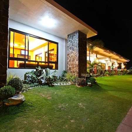 Batangas La Suena Brisa Beach Resort And Events Place מראה חיצוני תמונה