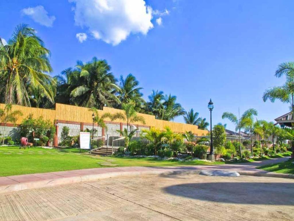 Batangas La Suena Brisa Beach Resort And Events Place מראה חיצוני תמונה